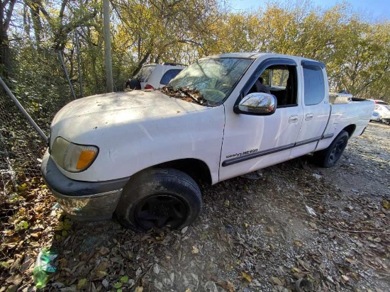 2000  TOYOTA  TUNDRA   Tow# 98097