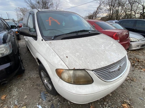 2001  CHRYSLER  TOWN AND COUNTRY   Tow# 104099