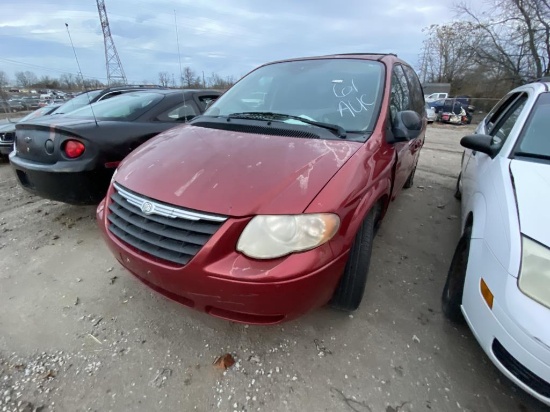 2006  CHRYSLER  TOWN & COUNTRY   Tow# 102654