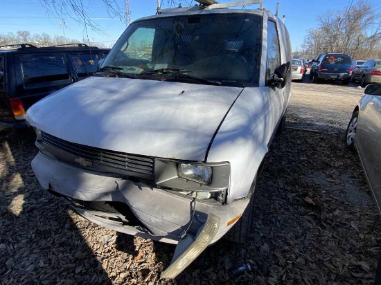 1999  CHEVY  ASTRO   Tow# 104464