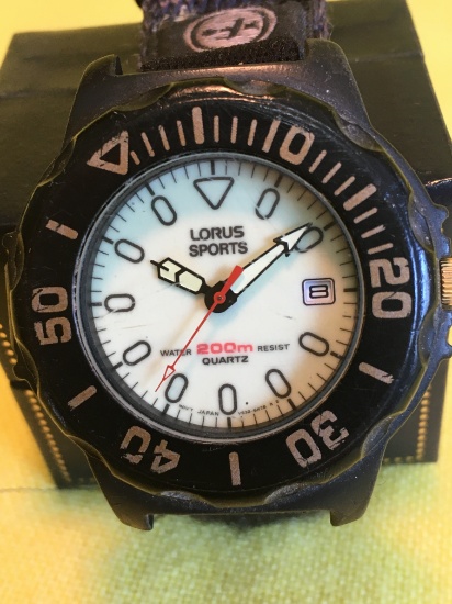 Mens Lorus Sport Quartz Watch 200m Water Resist