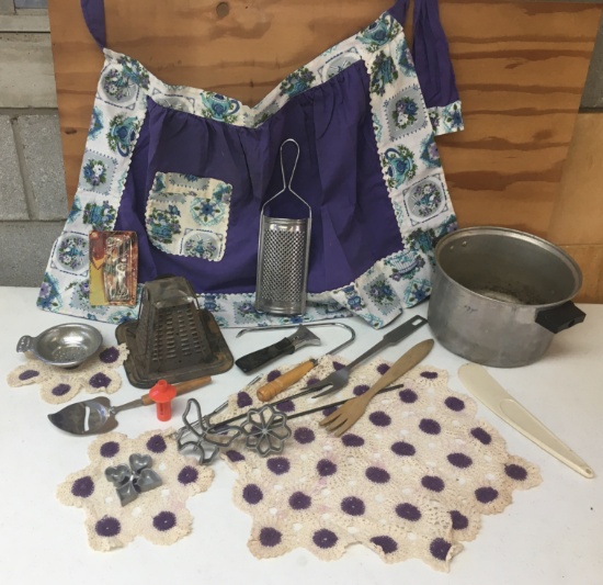 Vintage Kitchen Items, Vintage Apron And Crocheted Pieces Made In India 1945 (others In Lot #163)