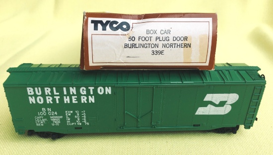 Tyco #339E Box Car 50 Foot Plug Door Berlington Northern