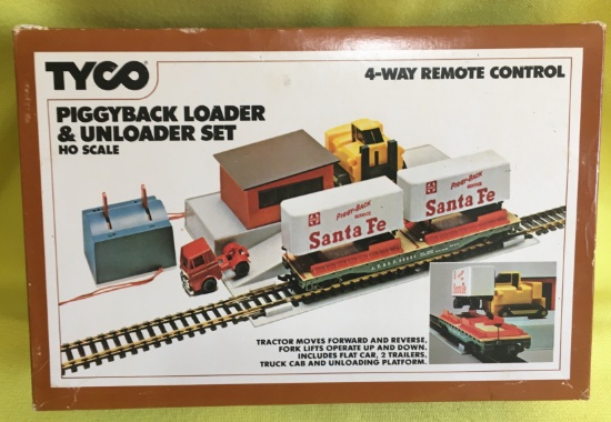 Tyco No. 933 Piggyback Loader & Unloader Set W/4-way Remote Control (1975)