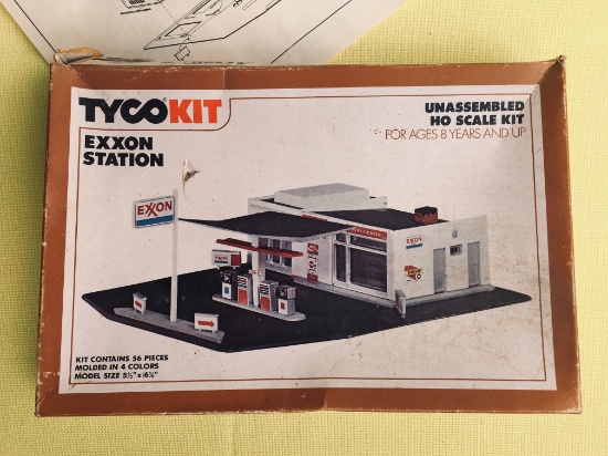 1975 Tyco Kit #7762 Exxon Station