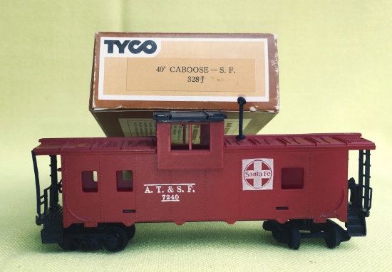 Tyco #328 J 40 FT Caboose Santa Fe