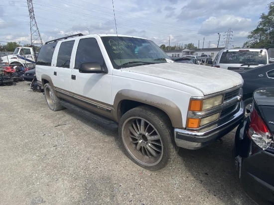 1997 Chevy Suburban 1500 Tow# 110431