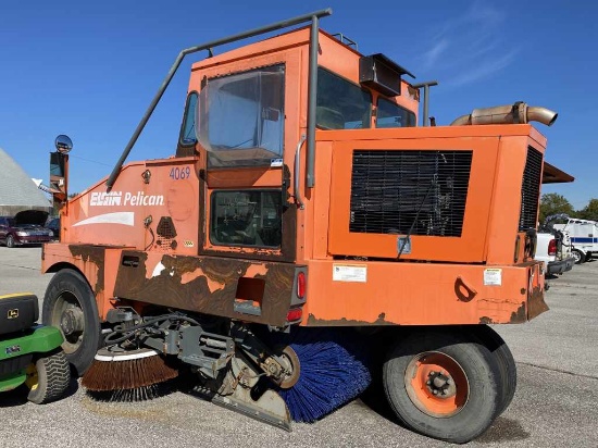 2006 ELGIN PELICAN SWEEPER Unit# P4934D