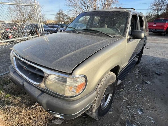 2001 Ford Explorer Tow# 111673