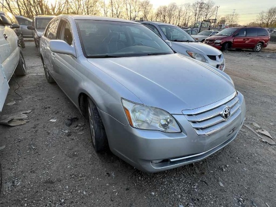 2005 Toyota Avalon Tow# 111251