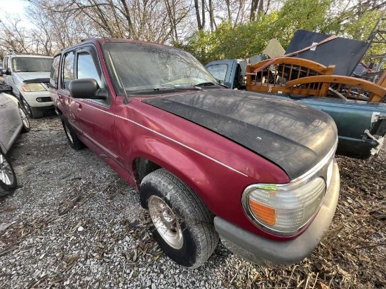 1996 Ford Explorer Tow# 107866