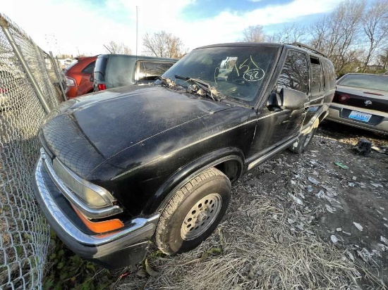 2000 Chevy Blazer Tow# 111273