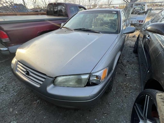 1999 Toyota Camry Tow# 110812