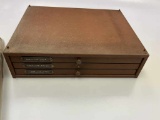 Nu Broachless Watch Hand Cabinet with Catalog