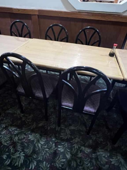 4 Top Table and 4 Metal Chairs