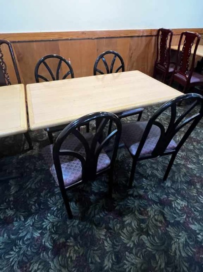 4 Top Table and 4 Metal Chairs