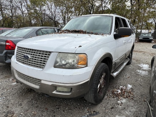 2003 Ford  Expedition  Tow# 3975