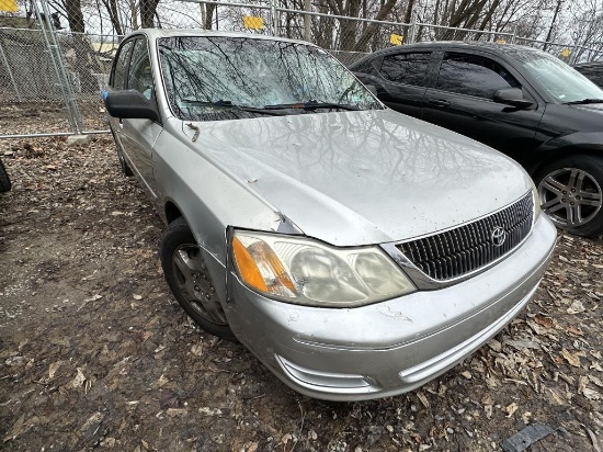 2000 Toyota Avalon Tow# 5726