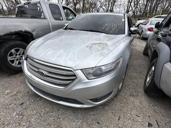 2013 Ford Taurus Tow# 1832