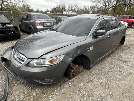 2011 Ford Taurus Tow# 6243