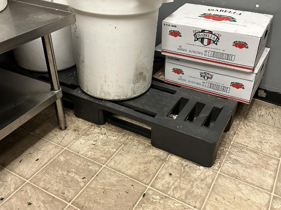 Plastic Dunnage Floor Riser Rack
