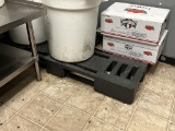 Plastic Dunnage Floor Riser Rack