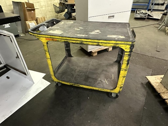 Rubbermaid Utility Cart