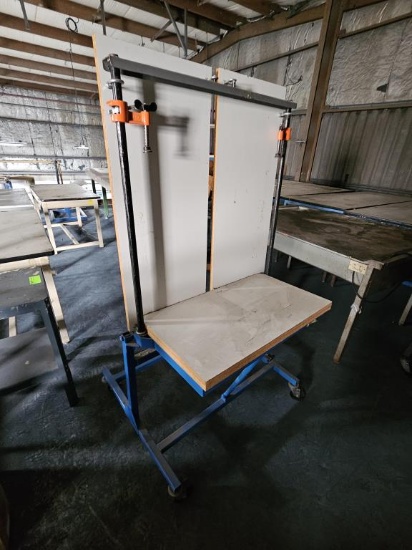 Special Job Table Measures 68"x32"x18"
