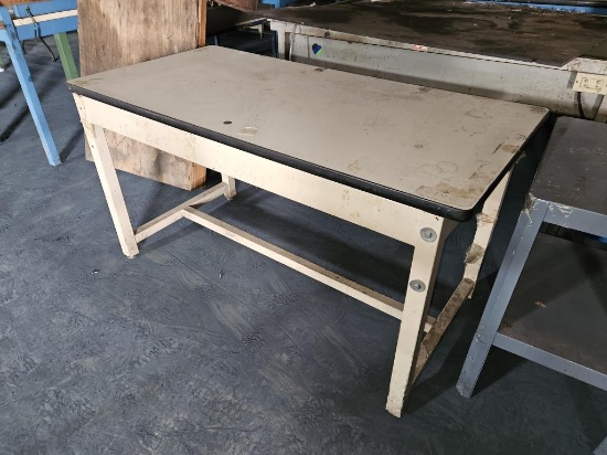 Work Table Measures 5'x2.5'x2.5'