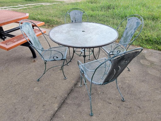 4pc Garden/ Backyard Table & Chairs - Glass Table