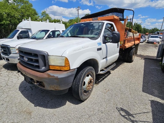 2002 FORD F450 7.3 Diesel Unit# 2861 & Challenger Lift