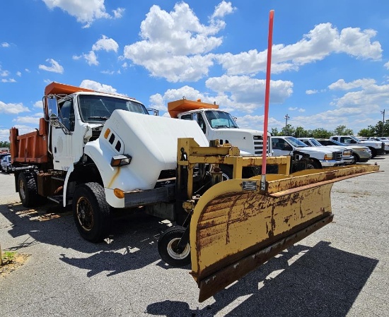 2003 STERLING LT7500 Cat Diesel Unit# 2670