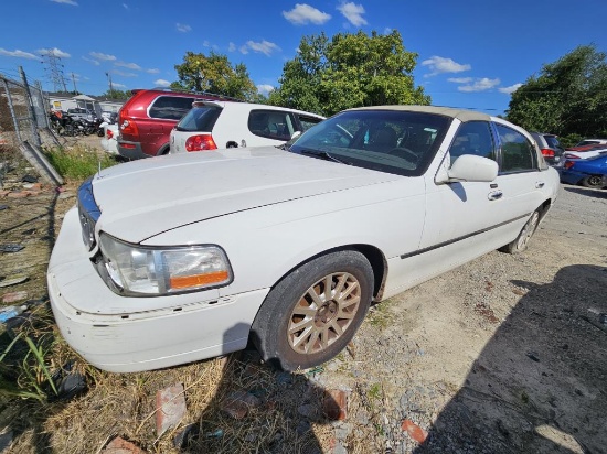 2006 Lincoln Town Car Tow# 15492