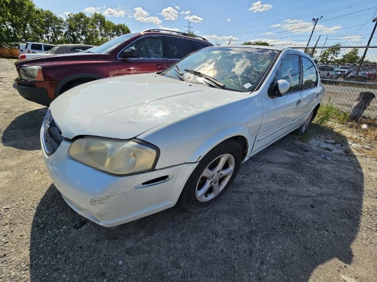 2000 Nissan Maxima Tow# 15983