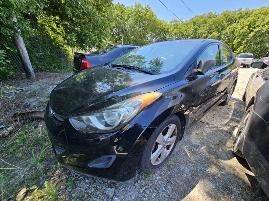2013 Hyundai Elantra Tow# 15057