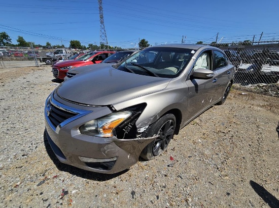 2015 Nissan Altima Tow# 15197