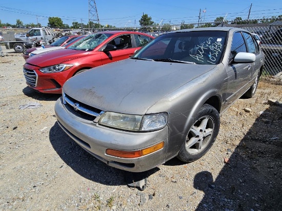 1999 Nissan Maxima Tow# 15463