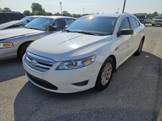 2010 FORD TAURUS  Unit# 3662