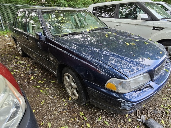 1999 Volvo S70 Tow# 21372