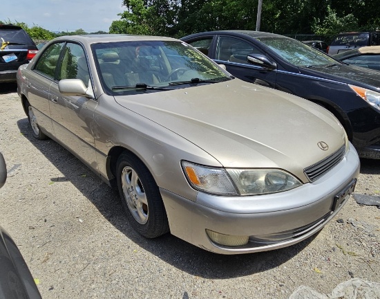 1999 Lexus ES 300 Tow# 21393