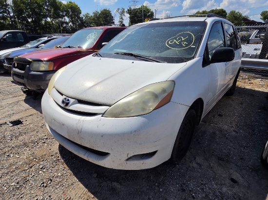2006 TOYOTA SIENNA LE Tow# 9496790