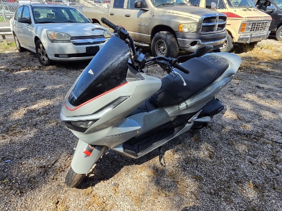 2025 HONDA PCX WW160A SCOOTER Tow# 9554427