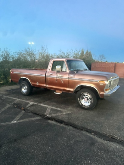 1978 Ford F250 4x4 Camper Special