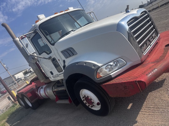 2013 Mack Truck Tractor