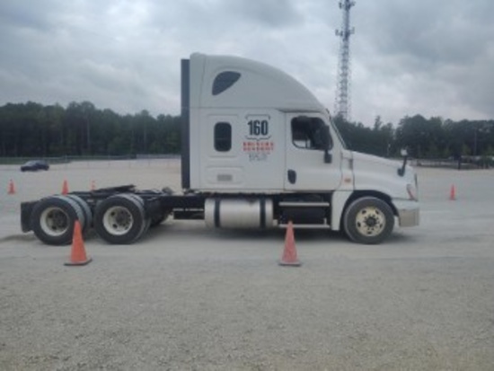 2016 Freightliner Tractor