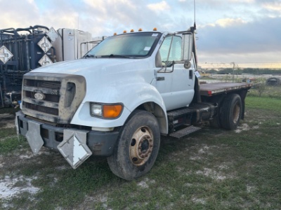 2004 Ford F-7500 Flatbed Service Truck