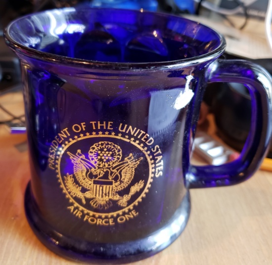 PRESIDENT OF THE UNITED STATES AIR FORCE ONE GLASS COFFEE CUP