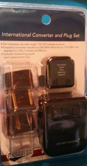 AMERICAN TOURISTER INTERNATIONAL CONVERTER AND PLUG SET