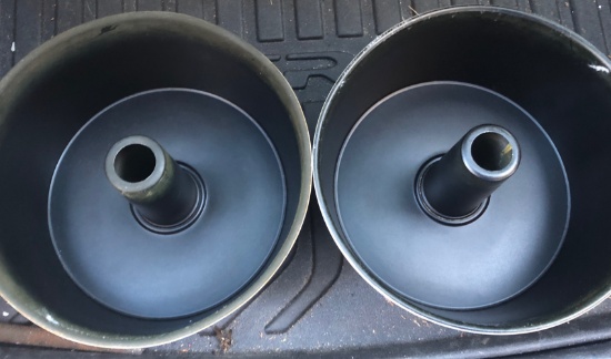 LOT OF 2 BUNDT PANS
