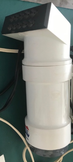 AMERICAN TOURISTER PORTABLE CLOTHES STEAMER
